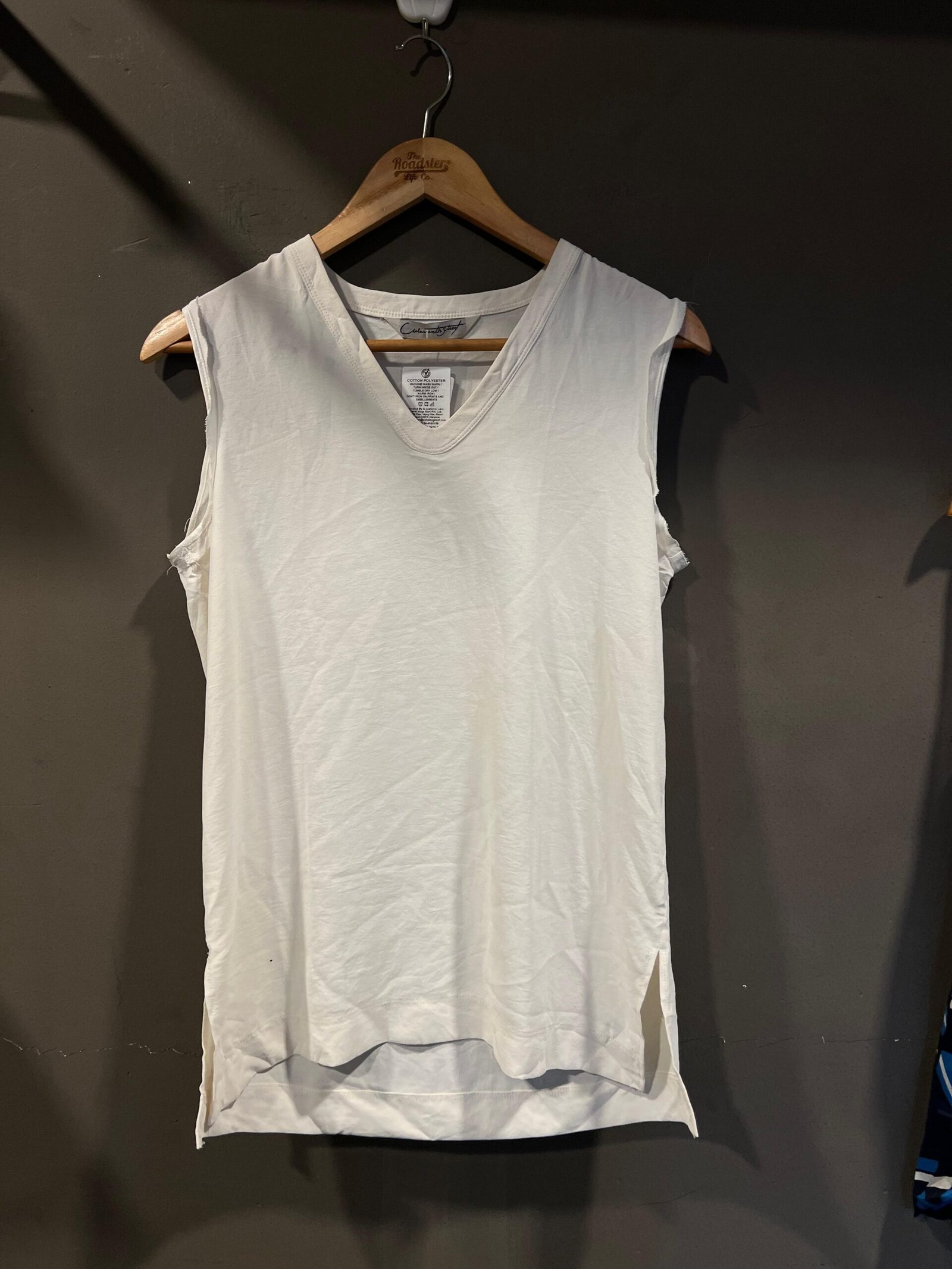 KOREAN SLEEVE LESS TOPS size - F