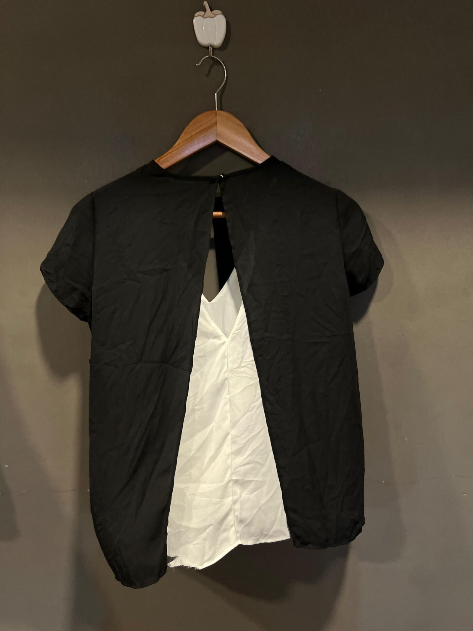 KOREAN SLEEVE LESS TOP size - F