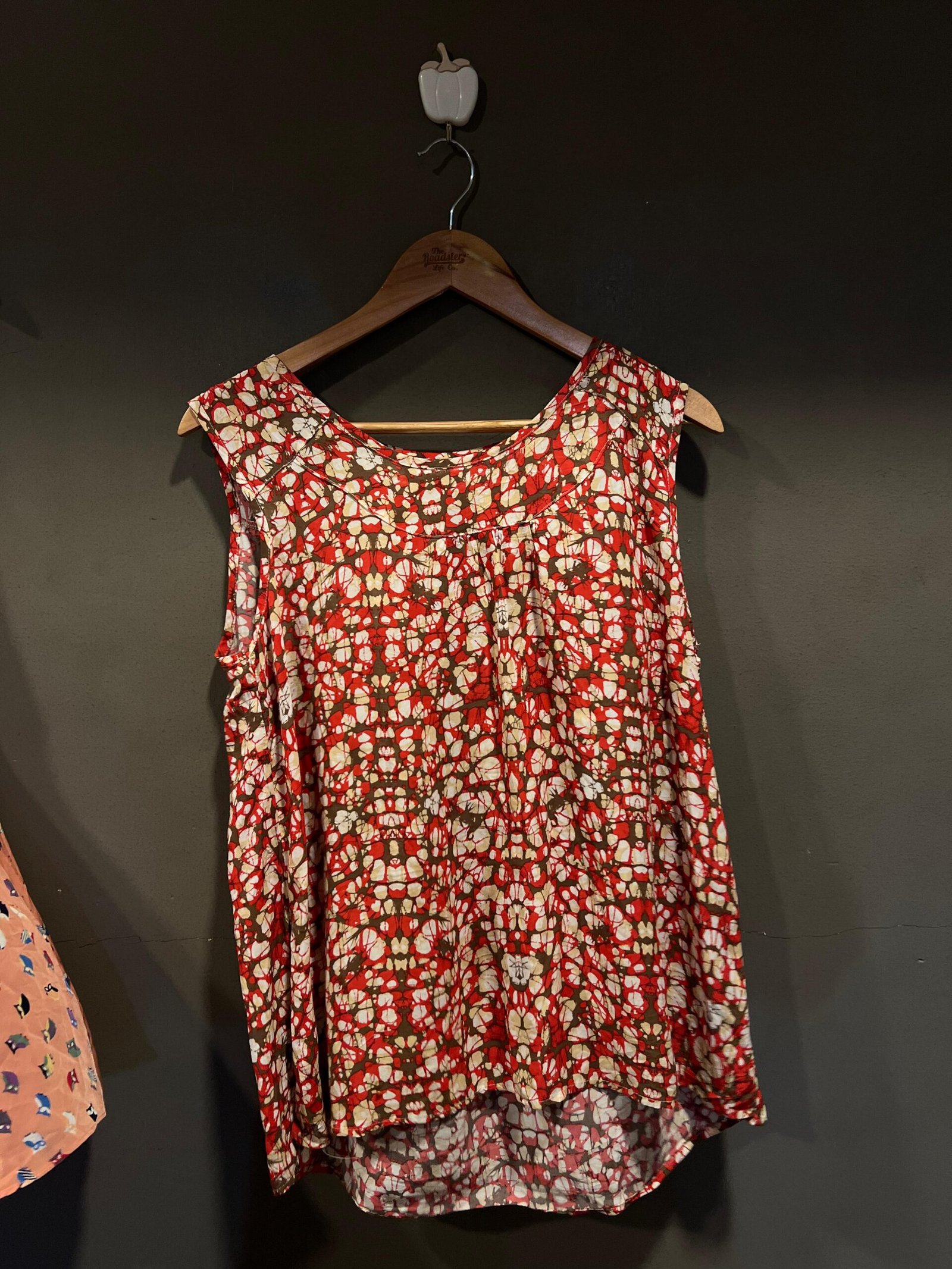 KOREAN SLEEVE LESS TOP size - F