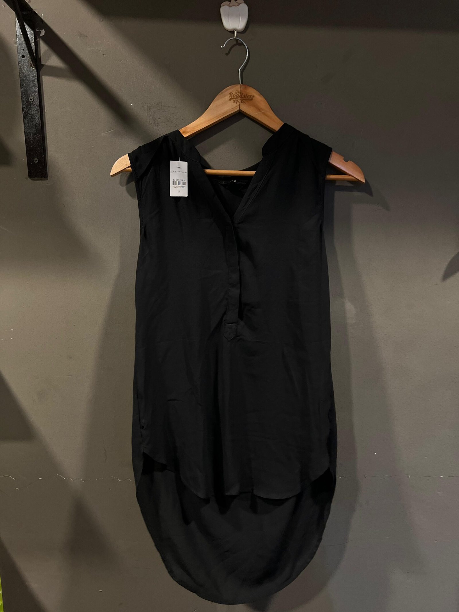 KOREAN SLEEVE LESS TOP size - F