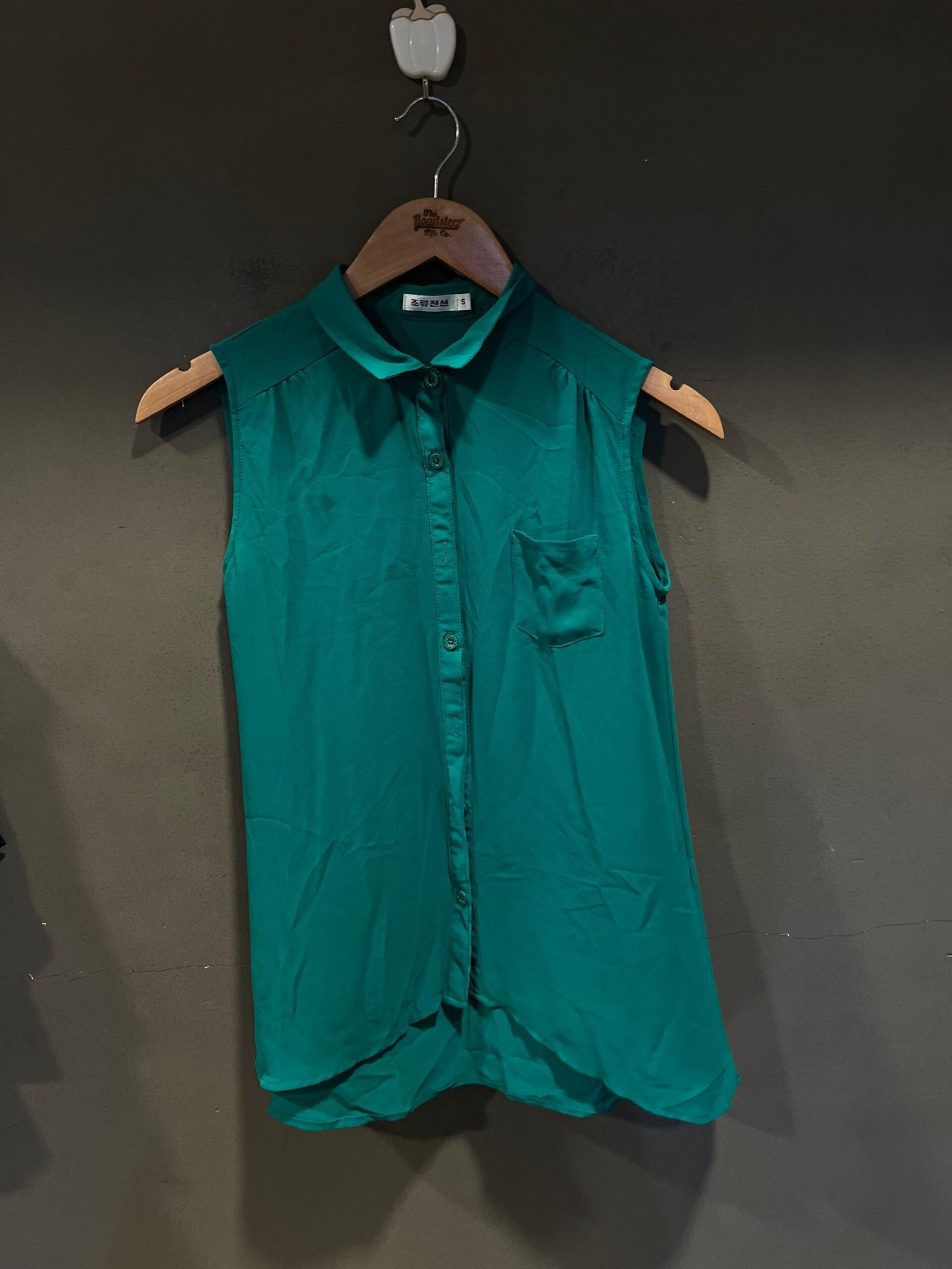 KOREAN SLEEVE LESS TOP size - F