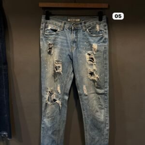 KOREAN IMPORTED JEAN size -  28
