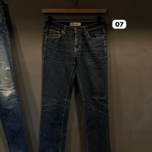 KOREAN IMPORTED JEAN size -  28