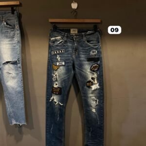 KOREAN IMPORTED JEAN size -  28