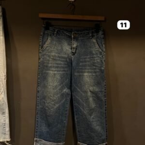 KOREAN IMPORTED JEAN size -  28
