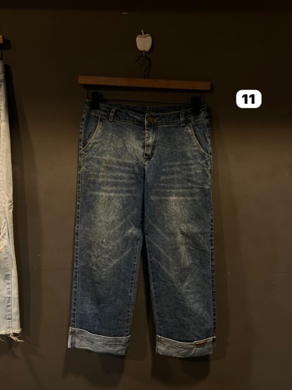 KOREAN IMPORTED JEAN size -  28