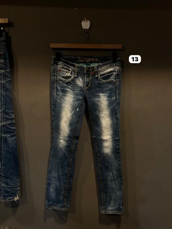 KOREAN IMPORTED JEAN size -  28